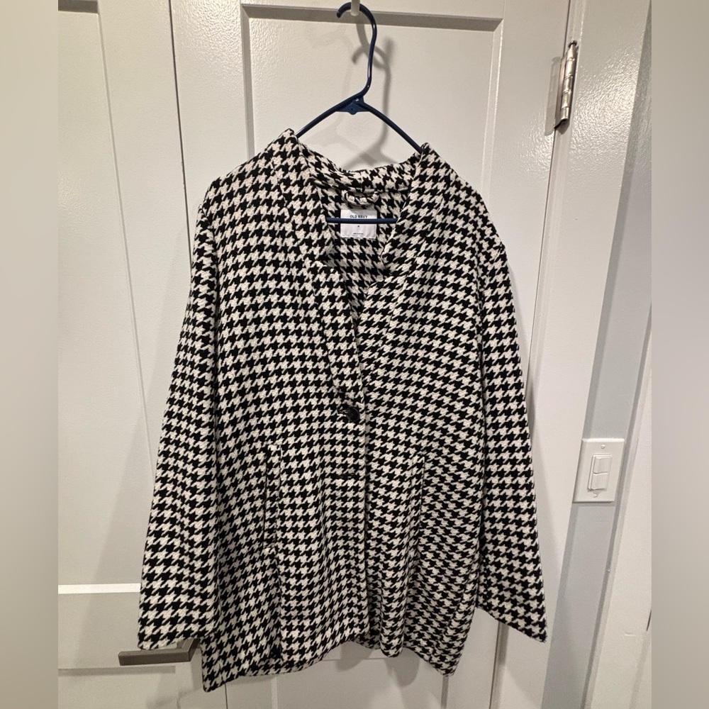 Old Navy Monochrome Houndstooth Sweater